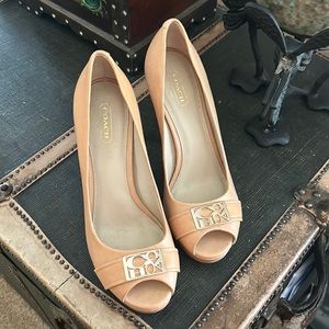 Coach Shoes Women’s Peep Toe Pump Size 7.5 EUC
